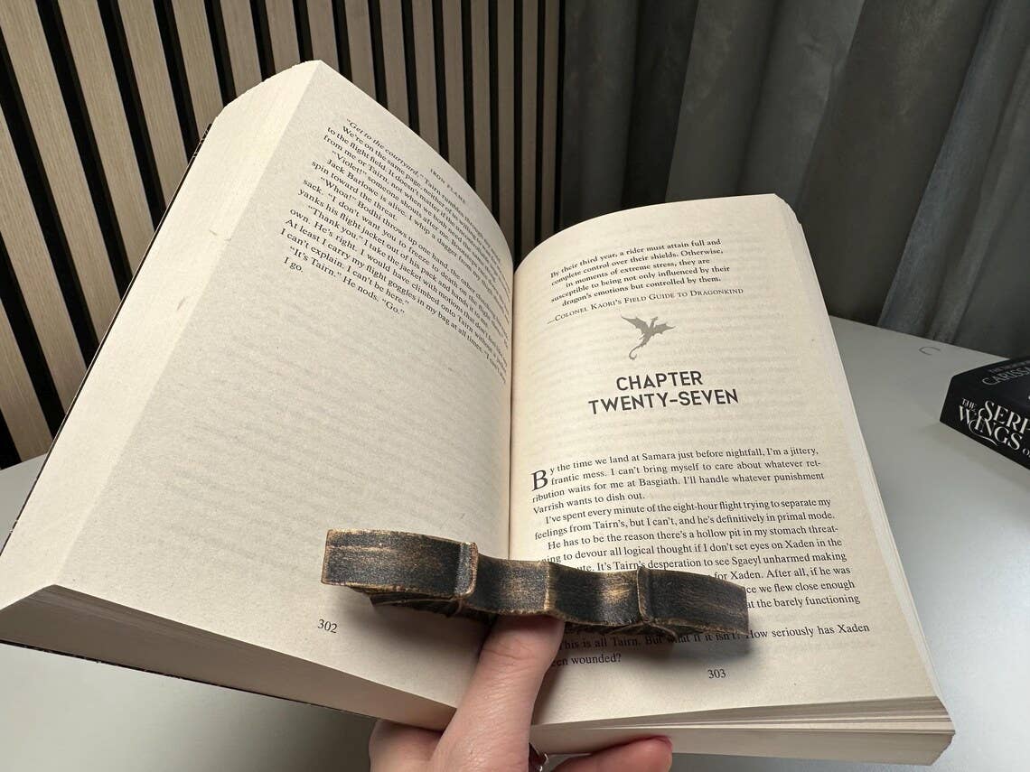 Dragon Thumb Page Holder: Yellow Gold