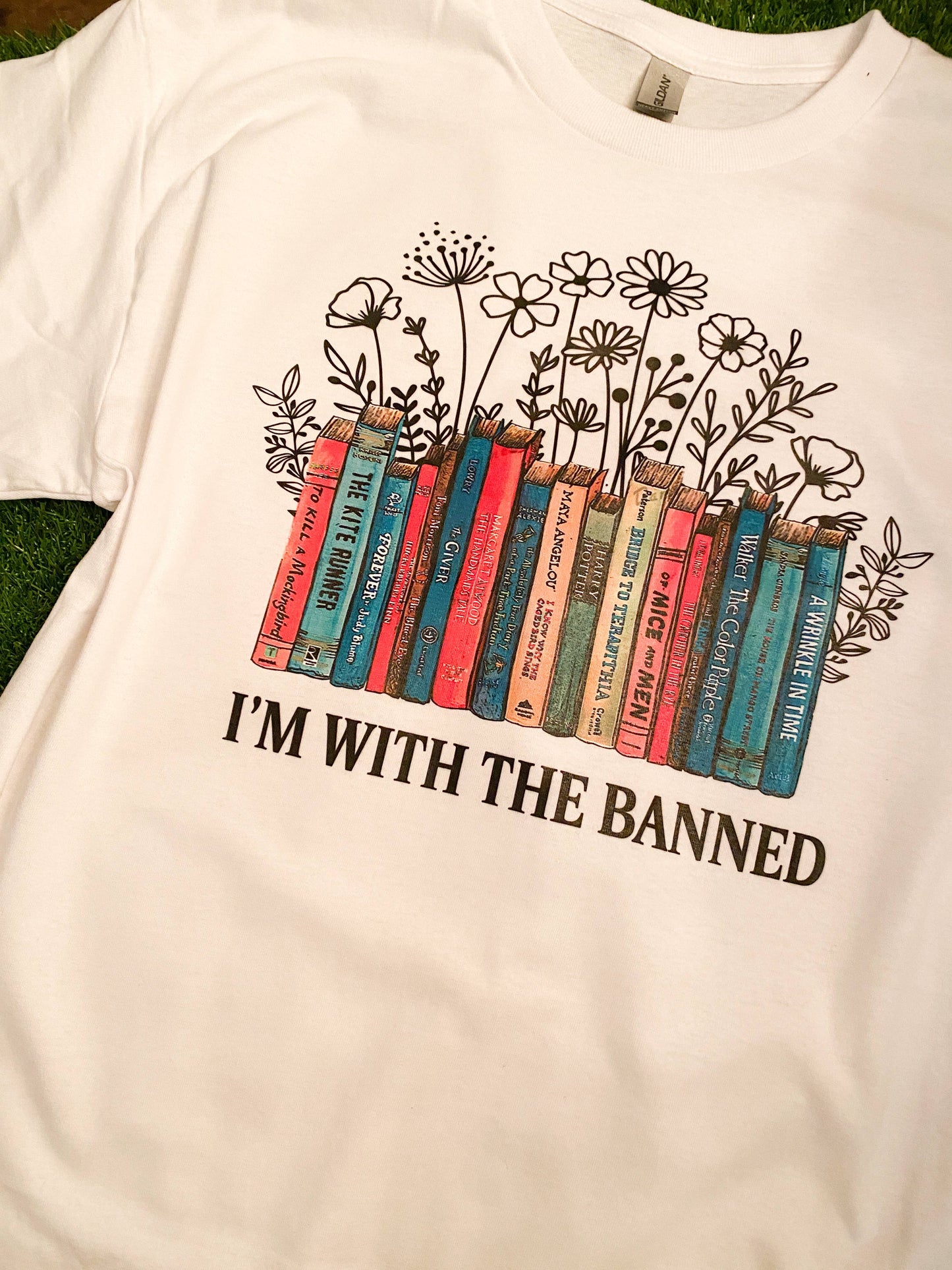 Large - I'm with the BANNED graphic tee