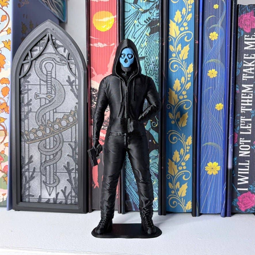 Dark Romance Book Boyfriend Shelf Decor: Blue Mask
