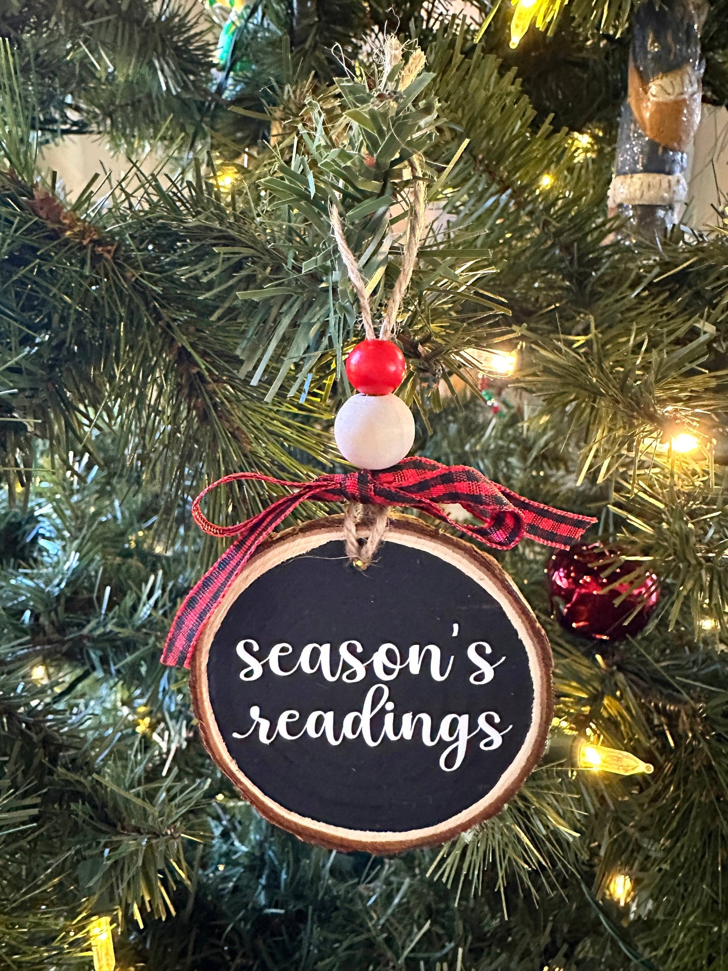 Bookish Saying Ornament: Black / Season’s readings