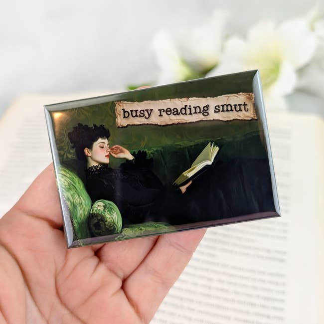 Busy Reading Smut magnet - 2x3"