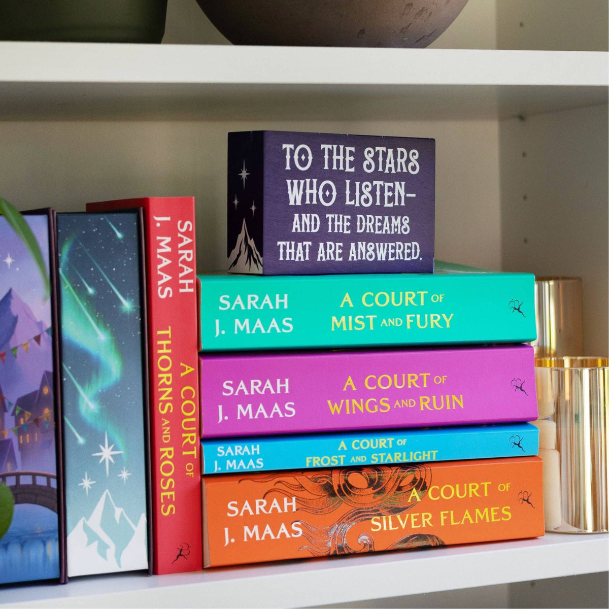 To the Stars Who Listen Bookshelf Sign | ACOTAR
