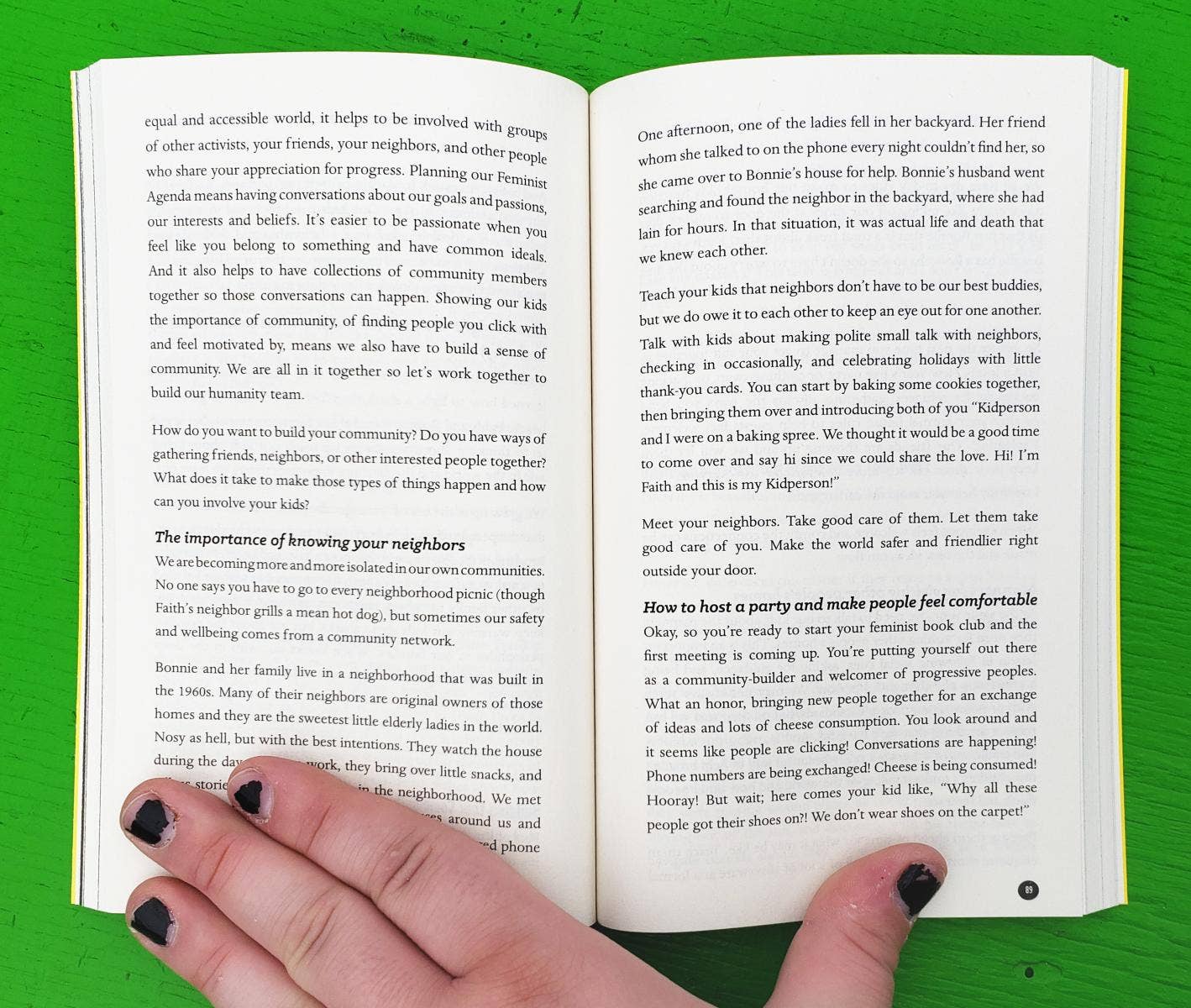 Microcosm Publishing & Distribution - Woke Parenting: Raising Feminist Empathetic Kids (Paperback)