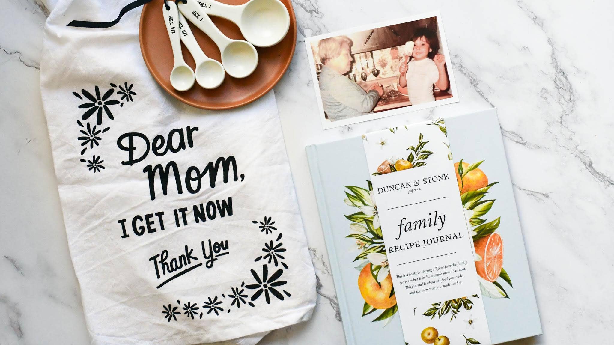 Family Recipe Book & Keepsake Journal | Christmas Gift